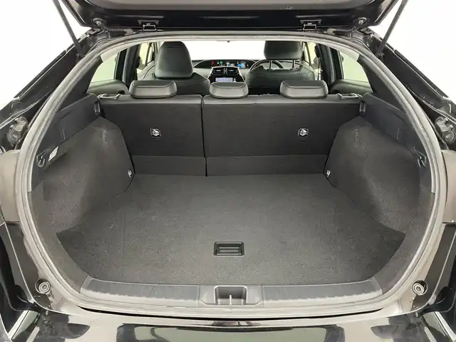 トヨタ プリウス Sツーリングセレクション 福岡県 2019(平31)年 7万km アティチュードブラックマイカ 社外ナビ（ＢＴ，フルセグＴＶ）　/バックカメラ　/ビルトインＥＴＣ　/ＡＣＣ　/コーナーセンサー　/衝突被害軽減ブレーキ　/レーンキープ　/ＰＫＳＢ　/横滑り防止装置　/シートヒーター　/純正１７インチＡＷ　/ＬＥＤライト