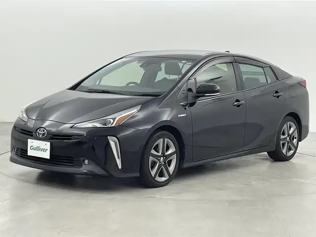 トヨタ プリウス Sツーリングセレクション 福岡県 2019(平31)年 7万km アティチュードブラックマイカ 社外ナビ（ＢＴ，フルセグＴＶ）　/バックカメラ　/ビルトインＥＴＣ　/ＡＣＣ　/コーナーセンサー　/衝突被害軽減ブレーキ　/レーンキープ　/ＰＫＳＢ　/横滑り防止装置　/シートヒーター　/純正１７インチＡＷ　/ＬＥＤライト