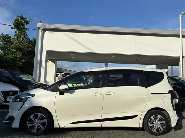 トヨタ シエンタ ハイブリッド ファンベースG クエロ 熊本県 2021(令3)年 2.9万km ホワイトパールクリスタルシャイン ワンオーナー/モデリスタフルエアロ/純正ナビ（NSZT-Y68T）/【フルセグ/CD/DVD/Bluetooth/ラジオ】/バックカメラ/両側パワースライドドア/クルーズコントロール/レーンディパーチャーアラート/パーキングサポートブレーキ/クリアランスソナー/プリクラッシュセーフティ/先行車発進お知らせ機能/黒ハーフレザーシート/前後ドライブレコーダー（TZ-D205W）/ビルトインETC/オートライト/オートハイビーム/LEDヘッドライト/フォグランプ/純正フロアマット/純正ドアバイザー/保証書/取扱説明書/ISOFIX