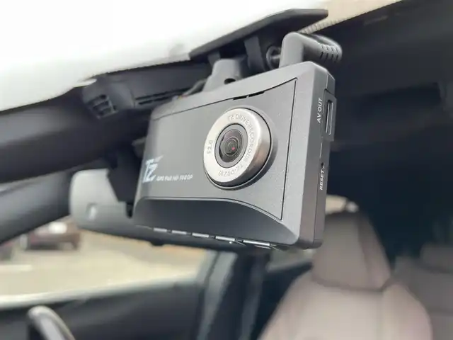 レクサス ＵＸ 250h グレイスフル エクスプローラー 東京都 2023(令5)年 1.9万km ソニッククォーツ 純正ナビ/パノラミックビューモニター/ブラインドスポットモニター/レーダークルーズ/シートベンチレーション/パワーシート/パワーバックドア/ＥＴＣ/ドライブレコーダー/ステアリングスイッチ