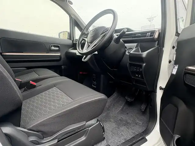 スズキ ワゴンＲ カスタムＺ HYBRID ZX 徳島県 2024(令6)年 0.5万km ピュアホワイトP 全方位カメラ/ヘッドアップディスプレイ/純正７インチディスプレイオーディオ/　スズキコネクト/BT/衝突被害軽減ブレーキ/アダプティブクルーズコントロール/レーンキープアシスト/運転席シートヒーター/LEDヘッドライト/オートライト/フォグランプ/USB充電端子/タイプC端子/後方コーナーセンサー