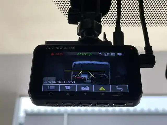 トヨタ ヤリス ハイブリッド Z 愛知県 2022(令4)年 2.6万km シアンM 純正ＤＡナビＴＶ　全方位カメラ　シートヒーター　ハンドルヒーター　セーフティセンス　衝突軽減　車線逸脱　追従クルコン　ＬＥＤオートライト　ＥＴＣ　メモリシート　ナノイーＸエアコン　前後ドラレコ　TVキャンセラー　禁煙車