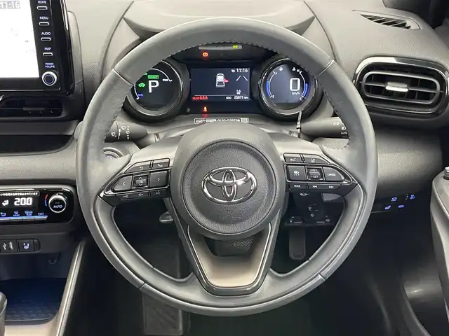 トヨタ ヤリス ハイブリッド Z 愛知県 2022(令4)年 2.6万km シアンM 純正ＤＡナビＴＶ　全方位カメラ　シートヒーター　ハンドルヒーター　セーフティセンス　衝突軽減　車線逸脱　追従クルコン　ＬＥＤオートライト　ＥＴＣ　メモリシート　ナノイーＸエアコン　前後ドラレコ　TVキャンセラー　禁煙車