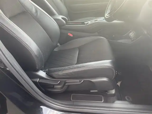 ホンダ ヴェゼル ハイブリッド Z ホンダセンシング 道央・札幌 2019(令1)年 3.6万km クリスタルブラックパール 純正メモリナビ/BT/USB/HDMI/DVD/コンフォートビューパッケージ/　・ヒーテッドドアミラー/　・フロントワイパーデアイサー/LEDヘッドライト/LEDフォグライト/Honda SENSING/ACC/ハーフレザーシート/シートヒーター