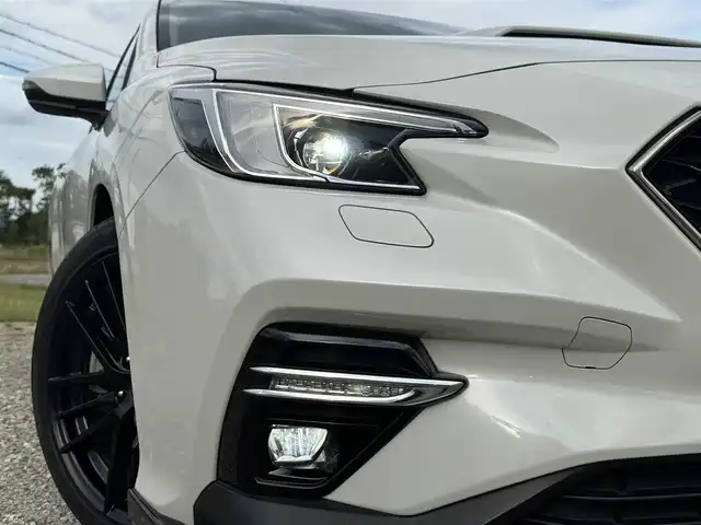 スバル レヴォーグ 1．8STIスポーツ EX 兵庫県 2021(令3)年 1.2万km クリスタルホワイトP アイサイトX/STIエアロ(F S RU)/STIマフラー/STI18インチAW/純正ナビ/フルセグTV/Bluetooth接続可/デジタルインナーミラー/純正ETC/レザーシート/パワーシート/LEDヘッドライト/スマートキー