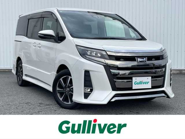 トヨタ ノア Si 滋賀県 2017(平29)年 3.8万km ホワイトパールクリスタルシャイン 純正SDナビ/(フルセグTV CD DVD Bluetooth)/バックカメラ/衝突軽減ブレーキ/車線逸脱警報/アイドリングストップ/両側パワースライドドア/プッシュスタート/スマートキー/ドラレコ付インナーミラー/ETC/電動格納ミラー/ウインカーミラー/ドアバイザー/純正フロアマット/LEDヘッドライト/オートライト/オートマチックハイビーム