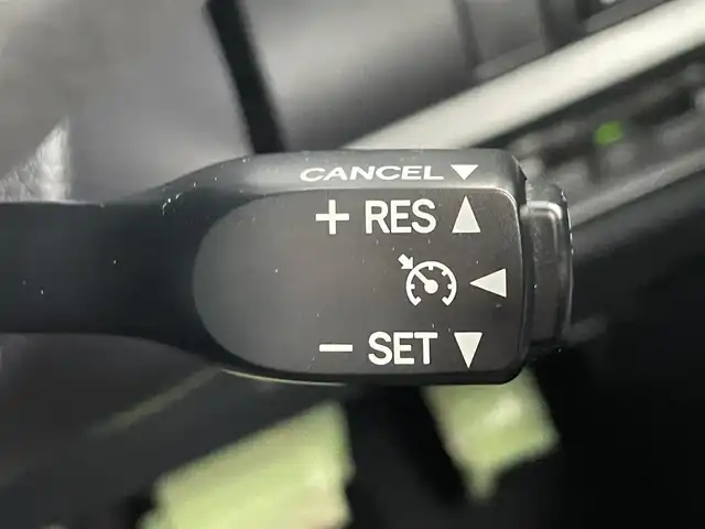 トヨタ ノア Si 滋賀県 2017(平29)年 3.8万km ホワイトパールクリスタルシャイン 純正SDナビ/(フルセグTV CD DVD Bluetooth)/バックカメラ/衝突軽減ブレーキ/車線逸脱警報/アイドリングストップ/両側パワースライドドア/プッシュスタート/スマートキー/ドラレコ付インナーミラー/ETC/電動格納ミラー/ウインカーミラー/ドアバイザー/純正フロアマット/LEDヘッドライト/オートライト/オートマチックハイビーム