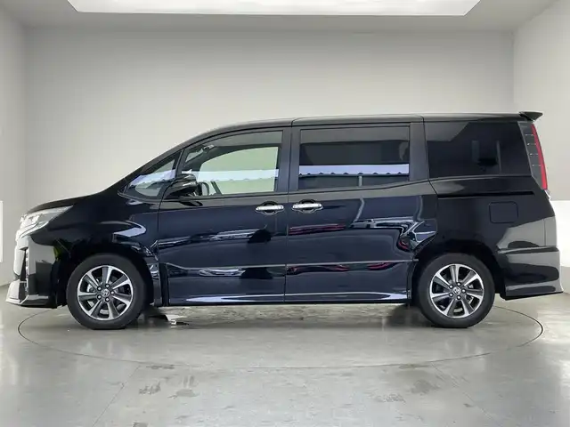 トヨタ ノア Si ダブルバイビーⅡ 愛知県 2020(令2)年 1.6万km ブラック 純正９型ナビ　フルセグＴＶ　純正１２．１型後席モニター　バックカメラ　両側パワスラ　前後ドラレコ　クルコン　セーフティセンス　衝突軽減装置　ＬＥＤオートライト　フォグランプ　コーナーセンサー　禁煙車