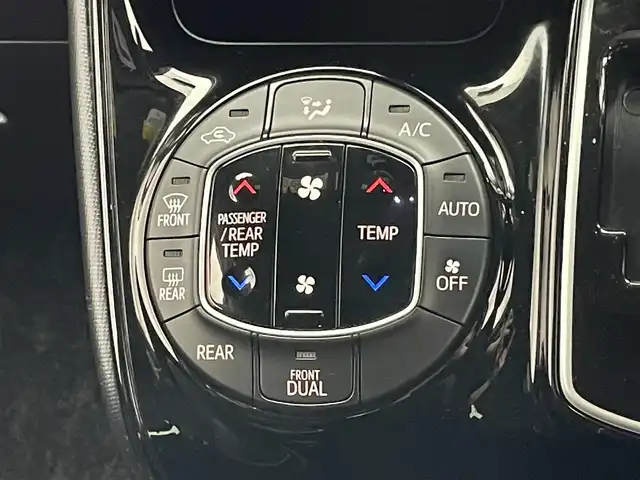 トヨタ ノア Si ダブルバイビーⅡ 愛知県 2020(令2)年 1.6万km ブラック 純正９型ナビ　フルセグＴＶ　純正１２．１型後席モニター　バックカメラ　両側パワスラ　前後ドラレコ　クルコン　セーフティセンス　衝突軽減装置　ＬＥＤオートライト　フォグランプ　コーナーセンサー　禁煙車