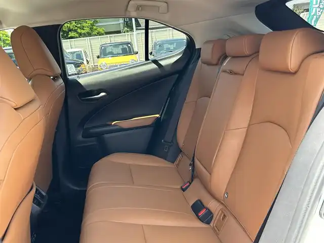 レクサス ＵＸ 250h バージョンC 埼玉県 2018(平30)年 2.7万km ソニッククォーツ ワンオーナー/登録時26880km/ブラウンレザーシート/メモリー付パワーシート/前席シートヒーター/ドライブレコーダー/バックカメラ/アダプティブクルーズコントロール/純正ナビ/フルセグ/CD/DVD/Bluetooth/ビルトインETC/デュアルエアコンnanoe/保証書・取説