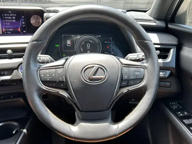 レクサス ＵＸ 250h バージョンC 埼玉県 2018(平30)年 2.7万km ソニッククォーツ ワンオーナー/登録時26880km/ブラウンレザーシート/メモリー付パワーシート/前席シートヒーター/ドライブレコーダー/バックカメラ/アダプティブクルーズコントロール/純正ナビ/フルセグ/CD/DVD/Bluetooth/ビルトインETC/デュアルエアコンnanoe/保証書・取説