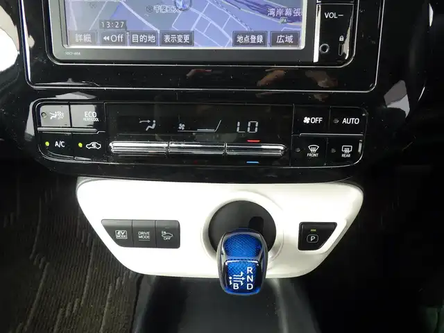 トヨタ プリウス S 千葉県 2015(平27)年 6.2万km シルバーM Toyota Safety Sense/・プリクラッシュセーフティ/・レーンディパーチャーアラート/・オートハイビーム/・レーダークルーズコントロール/アイドリングストップ/純正SDナビ/ワンセグTV/【CD再生機能　Bluetooth接続】/バックカメラ/革巻きステアリング/ETC/LEDヘッドライト/フォグライト/ウインカーミラー/純正15インチアルミホイル/サイド/カーテンエアバッグ/スマートキー