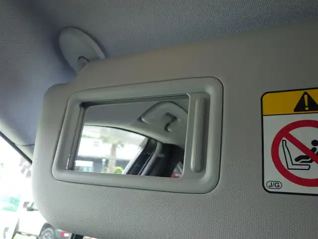 トヨタ プリウス S 千葉県 2015(平27)年 6.2万km シルバーM Toyota Safety Sense/・プリクラッシュセーフティ/・レーンディパーチャーアラート/・オートハイビーム/・レーダークルーズコントロール/アイドリングストップ/純正SDナビ/ワンセグTV/【CD再生機能　Bluetooth接続】/バックカメラ/革巻きステアリング/ETC/LEDヘッドライト/フォグライト/ウインカーミラー/純正15インチアルミホイル/サイド/カーテンエアバッグ/スマートキー