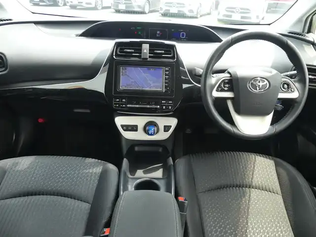 トヨタ プリウス S 千葉県 2015(平27)年 6.2万km シルバーM Toyota Safety Sense/・プリクラッシュセーフティ/・レーンディパーチャーアラート/・オートハイビーム/・レーダークルーズコントロール/アイドリングストップ/純正SDナビ/ワンセグTV/【CD再生機能　Bluetooth接続】/バックカメラ/革巻きステアリング/ETC/LEDヘッドライト/フォグライト/ウインカーミラー/純正15インチアルミホイル/サイド/カーテンエアバッグ/スマートキー