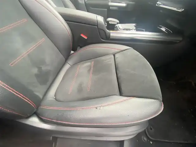 メルセデス・ベンツ Ｂ１８０ AMGライン 栃木県 2019(令1)年 3.8万km ジュピターレッド パノラマサンルーフ/ナビゲーションパッケージ/レーダーセーフティパッケージ/バックカメラ/純正ナビ/フルセグ /パワーシート/シートヒーター/ハーフレザー/電動リアゲート/ETC/LED/純正18インチAW/純正ドラレコ前後