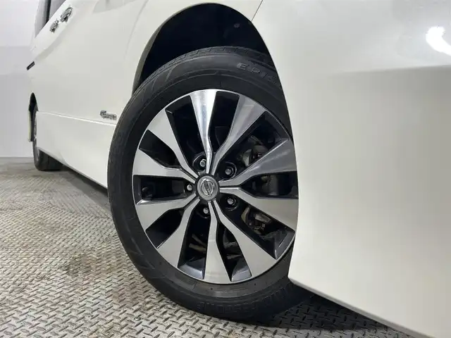 日産 セレナ ハイウェイスター プロパイロットED 大阪府 2016(平28)年 5.5万km ブリリアントホワイトパール ProPILOT 社外ナビ(フルセグ/DVD再生/Bluetooth) バックカメラ 後席モニター ETC 両側パワースライドドア 衝突軽減 レーダーC クリアランスソナー レーンアシスト ドラレコ