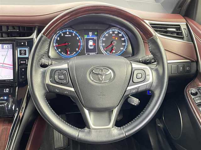 トヨタ ハリアー プレミアム 千葉県 2015(平27)年 9.3万km ブラック サンルーフ/パワーバックドア/社外メモリアルパインビックXナビ/・型番：EX900/・CD/DVD/HDMI/Bluetooth/フルセグTV/・バックカメラ/・ビルトインETC/ハーフレザーシート/・D席パワーシート/革巻きステアリング/・ステアリングスイッチ/クルーズコントロール/・レーンキープアシスト/・レーンディパーチャーアラート/MT付きAT/純正フロアマット/純正18インチAW/オートライト/・オートマチックハイビーム/・LEDヘッドライト/・LEDフォグランプ/アイドリングストップ/プッシュスタート/・スマートキー