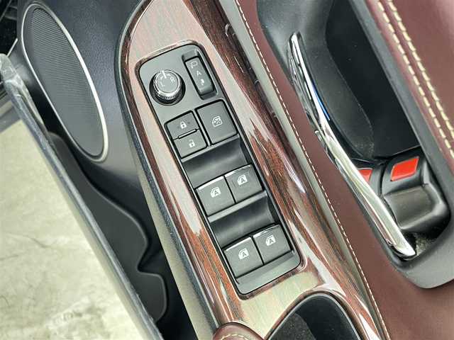 トヨタ ハリアー プレミアム 千葉県 2015(平27)年 9.3万km ブラック サンルーフ/パワーバックドア/社外メモリアルパインビックXナビ/・型番：EX900/・CD/DVD/HDMI/Bluetooth/フルセグTV/・バックカメラ/・ビルトインETC/ハーフレザーシート/・D席パワーシート/革巻きステアリング/・ステアリングスイッチ/クルーズコントロール/・レーンキープアシスト/・レーンディパーチャーアラート/MT付きAT/純正フロアマット/純正18インチAW/オートライト/・オートマチックハイビーム/・LEDヘッドライト/・LEDフォグランプ/アイドリングストップ/プッシュスタート/・スマートキー
