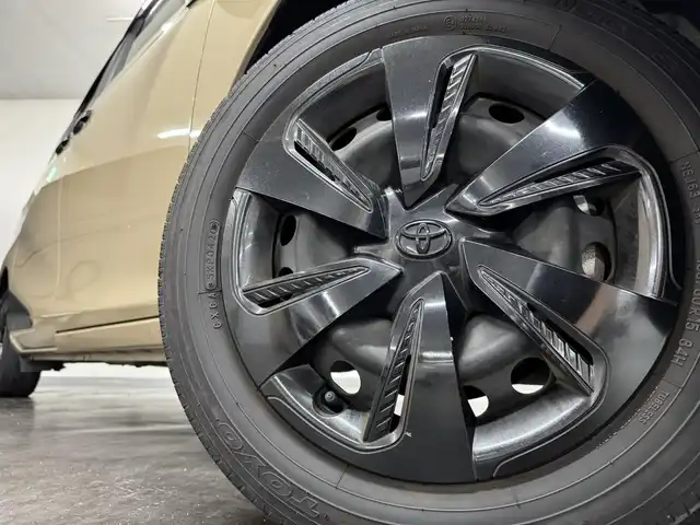 トヨタ シエンタ ファンベースG グランパー 三重県 2020(令2)年 2.9万km ベージュ ガソリン/FF/インパネCVT/純正 7インチナビ NSZT-W68T/（AM/FM/CD/DVD/TV/SD/SDREC/Bluetooth）/バックガイドモニター/両側パワースライドドア/ドライブレコーダー 前後/ビルトイン ETC/Toyota Safety Sense/・プリクラッシュセーフティ［PCS］/・レーンディパーチャーアラート［LDA］/・オートハイビーム［AHB］/・インテリジェントクリアランスソナー［パーキングサポートブレーキ（PKSB）（静止物）］/・先行車発進告知機能［TMN］/装備/・グランパー専用内装（ブラックインパネ、ブラウンファブリックシート、専用ハンドル加飾など）/・オートエアコン/・LEDヘッドランプ/・プッシュスタート/・純正ホイールキャップ＆15インチスチールホイール/・電動格納ドアミラー/・充電用USBジャック（2.1A高速充電対応x2）/・保/取/ナビ取/・スマートキーx2/など
