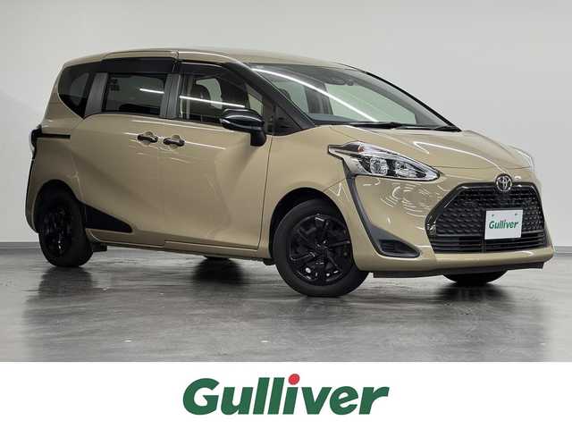 トヨタ シエンタ ファンベースG グランパー 三重県 2020(令2)年 2.9万km ベージュ ガソリン/FF/インパネCVT/純正 7インチナビ NSZT-W68T/（AM/FM/CD/DVD/TV/SD/SDREC/Bluetooth）/バックガイドモニター/両側パワースライドドア/ドライブレコーダー 前後/ビルトイン ETC/Toyota Safety Sense/・プリクラッシュセーフティ［PCS］/・レーンディパーチャーアラート［LDA］/・オートハイビーム［AHB］/・インテリジェントクリアランスソナー［パーキングサポートブレーキ（PKSB）（静止物）］/・先行車発進告知機能［TMN］/装備/・グランパー専用内装（ブラックインパネ、ブラウンファブリックシート、専用ハンドル加飾など）/・オートエアコン/・LEDヘッドランプ/・プッシュスタート/・純正ホイールキャップ＆15インチスチールホイール/・電動格納ドアミラー/・充電用USBジャック（2.1A高速充電対応x2）/・保/取/ナビ取/・スマートキーx2/など