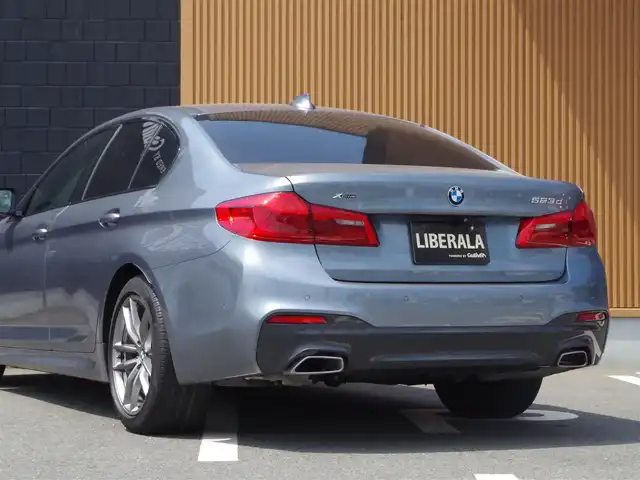 ＢＭＷ ５２３ｄ xDrive Mスピリット 埼玉県 2020(令2)年 2.8万km グレー 1オーナー/アダプティブクルーズコントロール/インテリジェントセーフティ/ヘッドアップディスプレイ/パークディスタンスコントロール/ブラインドスポットモニター/コンフォートアクセス/全周囲カメラ/純正ナビ/ドラレコ/ETC/フルセグTV/シートポジションメモリー機能