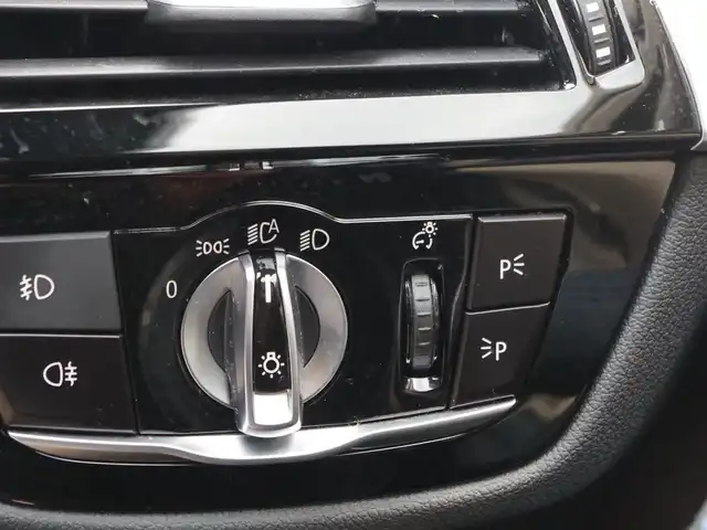 ＢＭＷ ５２３ｄ xDrive Mスピリット 埼玉県 2020(令2)年 2.8万km グレー 1オーナー/アダプティブクルーズコントロール/インテリジェントセーフティ/ヘッドアップディスプレイ/パークディスタンスコントロール/ブラインドスポットモニター/コンフォートアクセス/全周囲カメラ/純正ナビ/ドラレコ/ETC/フルセグTV/シートポジションメモリー機能