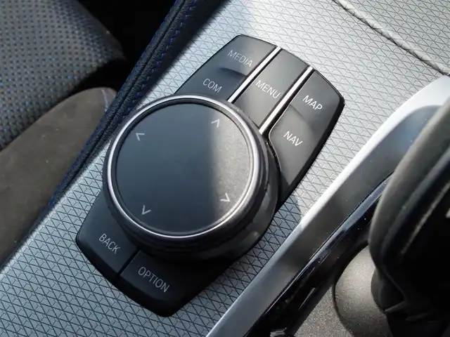 ＢＭＷ ５２３ｄ xDrive Mスピリット 埼玉県 2020(令2)年 2.8万km グレー 1オーナー/アダプティブクルーズコントロール/インテリジェントセーフティ/ヘッドアップディスプレイ/パークディスタンスコントロール/ブラインドスポットモニター/コンフォートアクセス/全周囲カメラ/純正ナビ/ドラレコ/ETC/フルセグTV/シートポジションメモリー機能