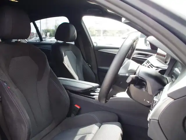 ＢＭＷ ５２３ｄ xDrive Mスピリット 埼玉県 2020(令2)年 2.8万km グレー 1オーナー/アダプティブクルーズコントロール/インテリジェントセーフティ/ヘッドアップディスプレイ/パークディスタンスコントロール/ブラインドスポットモニター/コンフォートアクセス/全周囲カメラ/純正ナビ/ドラレコ/ETC/フルセグTV/シートポジションメモリー機能
