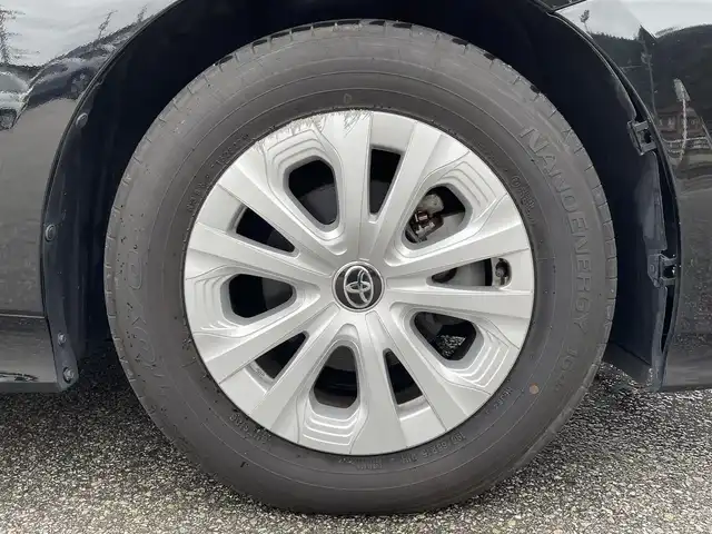 トヨタ プリウス S 岐阜県 2022(令4)年 6万km アティチュードブラックマイカ 4WD/純正ナビ　/・TV/Bluetooth/CD/アダプティブクルーズコントロール　/プリクラッシュセーフティ　/レーントレーシングアシスト　/オートハイビーム　/前後クリアランスソナー　/バックカメラ/ＡＣ１００Ｖアクセサリコンセント　/LEDヘッドランプ/フォグランプ/純正15インチアルミホイール/ウインドシールドデアイサー/ＥＴＣ/禁煙車/スペアキー×1