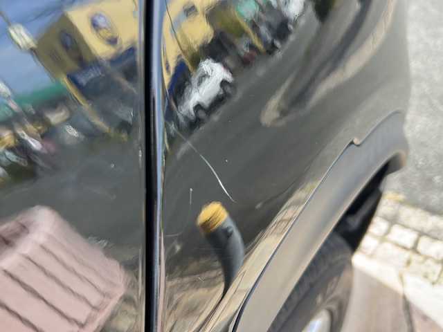 ランドローバー ランドローバー ディスカバリー HSE 静岡県 2018(平30)年 9万km 黒 純正ナビ/・Apple Car Play/・Android Auto/・Bluetooth/・USB/・HDMI/・フルセグTV/・CD/DVD/主要装備/・バックカメラ/・ドライブレコーダー/・白革/・前席パワーシート/・MERIDIANサウンド/・ダウンヒルアシスト/・走行モード切替/・パワーバックドア/・衝突回避/・レーンディパーチャーワーニング/・追従クルコン/・1列目+２列目左右独立温度調整オートエアコン