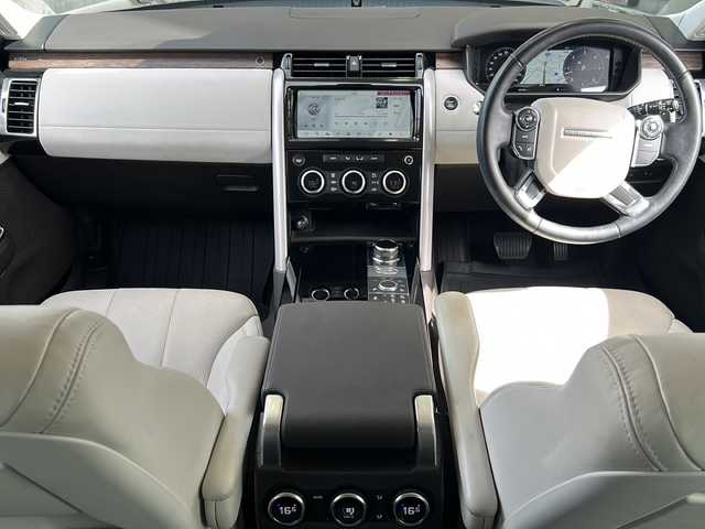 ランドローバー ランドローバー ディスカバリー HSE 静岡県 2018(平30)年 9万km 黒 純正ナビ/・Apple Car Play/・Android Auto/・Bluetooth/・USB/・HDMI/・フルセグTV/・CD/DVD/主要装備/・バックカメラ/・ドライブレコーダー/・白革/・前席パワーシート/・MERIDIANサウンド/・ダウンヒルアシスト/・走行モード切替/・パワーバックドア/・衝突回避/・レーンディパーチャーワーニング/・追従クルコン/・1列目+２列目左右独立温度調整オートエアコン