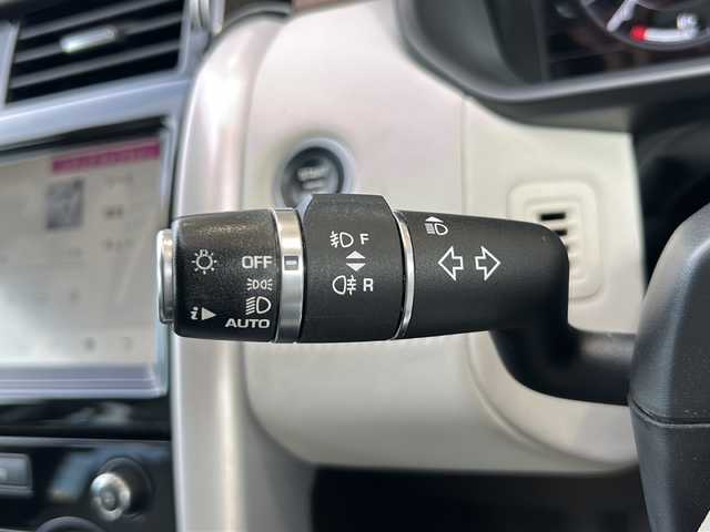 ランドローバー ランドローバー ディスカバリー HSE 静岡県 2018(平30)年 9万km 黒 純正ナビ/・Apple Car Play/・Android Auto/・Bluetooth/・USB/・HDMI/・フルセグTV/・CD/DVD/主要装備/・バックカメラ/・ドライブレコーダー/・白革/・前席パワーシート/・MERIDIANサウンド/・ダウンヒルアシスト/・走行モード切替/・パワーバックドア/・衝突回避/・レーンディパーチャーワーニング/・追従クルコン/・1列目+２列目左右独立温度調整オートエアコン