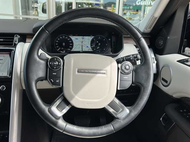 ランドローバー ランドローバー ディスカバリー HSE 静岡県 2018(平30)年 9万km 黒 純正ナビ/・Apple Car Play/・Android Auto/・Bluetooth/・USB/・HDMI/・フルセグTV/・CD/DVD/主要装備/・バックカメラ/・ドライブレコーダー/・白革/・前席パワーシート/・MERIDIANサウンド/・ダウンヒルアシスト/・走行モード切替/・パワーバックドア/・衝突回避/・レーンディパーチャーワーニング/・追従クルコン/・1列目+２列目左右独立温度調整オートエアコン