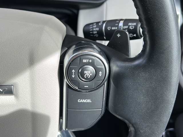 ランドローバー ランドローバー ディスカバリー HSE 静岡県 2018(平30)年 9万km 黒 純正ナビ/・Apple Car Play/・Android Auto/・Bluetooth/・USB/・HDMI/・フルセグTV/・CD/DVD/主要装備/・バックカメラ/・ドライブレコーダー/・白革/・前席パワーシート/・MERIDIANサウンド/・ダウンヒルアシスト/・走行モード切替/・パワーバックドア/・衝突回避/・レーンディパーチャーワーニング/・追従クルコン/・1列目+２列目左右独立温度調整オートエアコン
