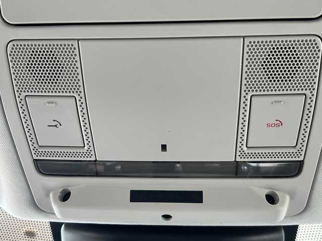 ランドローバー ランドローバー ディスカバリー HSE 静岡県 2018(平30)年 9万km 黒 純正ナビ/・Apple Car Play/・Android Auto/・Bluetooth/・USB/・HDMI/・フルセグTV/・CD/DVD/主要装備/・バックカメラ/・ドライブレコーダー/・白革/・前席パワーシート/・MERIDIANサウンド/・ダウンヒルアシスト/・走行モード切替/・パワーバックドア/・衝突回避/・レーンディパーチャーワーニング/・追従クルコン/・1列目+２列目左右独立温度調整オートエアコン