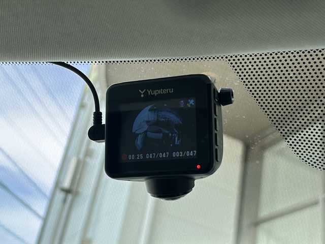 ランドローバー ランドローバー ディスカバリー HSE 静岡県 2018(平30)年 9万km 黒 純正ナビ/・Apple Car Play/・Android Auto/・Bluetooth/・USB/・HDMI/・フルセグTV/・CD/DVD/主要装備/・バックカメラ/・ドライブレコーダー/・白革/・前席パワーシート/・MERIDIANサウンド/・ダウンヒルアシスト/・走行モード切替/・パワーバックドア/・衝突回避/・レーンディパーチャーワーニング/・追従クルコン/・1列目+２列目左右独立温度調整オートエアコン