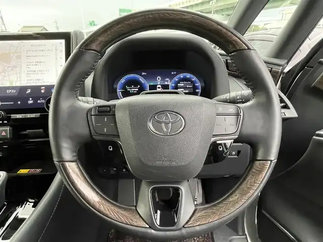 トヨタ アルファードハイブリット エグゼクティブ ラウンジ 愛知県 2023(令5)年 4.4万km プラチナホワイトパールマイカ モデリスタエアロ（F・S・R）/デジタルインナーミラー/ユニバーサルステップ/左右独立ムーンルーフ/純正ディスプレイオーディオナビ/（CD/DVD/FM/AM/BT/HDMI/AC100V）/フルセグTV（キャンセラー付き）/JBLサウンドシステム/リアエンターテイメントシステム/パノラミックビューモニター/ビルトイン2.0ETC/純正19インチAW/トヨタチームメイト/トヨタセーフティセンス/ブラインドスポットモニター/ヘッドアップディスプレイ/レーダークルーズコントロール/前後ドライブレコーダー/両側パワースライドドア/パワーバックドア/置くだけ充電/プロテクションフィルム/レインクリアリングブルーミラー/レザーシート/前席＋2列目パワーシート/前席＋2列目シートヒーター/エアシート/ハンドルヒーター/純正フロアマット/純正ドアバイザー/LEDヘッドライト/シーケンシャルウィンカー