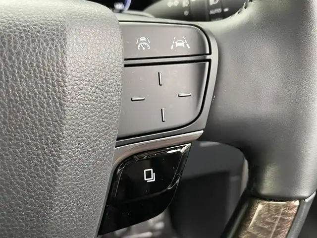 トヨタ アルファードハイブリット エグゼクティブ ラウンジ 愛知県 2023(令5)年 4.4万km プラチナホワイトパールマイカ モデリスタエアロ（F・S・R）/デジタルインナーミラー/ユニバーサルステップ/左右独立ムーンルーフ/純正ディスプレイオーディオナビ/（CD/DVD/FM/AM/BT/HDMI/AC100V）/フルセグTV（キャンセラー付き）/JBLサウンドシステム/リアエンターテイメントシステム/パノラミックビューモニター/ビルトイン2.0ETC/純正19インチAW/トヨタチームメイト/トヨタセーフティセンス/ブラインドスポットモニター/ヘッドアップディスプレイ/レーダークルーズコントロール/前後ドライブレコーダー/両側パワースライドドア/パワーバックドア/置くだけ充電/プロテクションフィルム/レインクリアリングブルーミラー/レザーシート/前席＋2列目パワーシート/前席＋2列目シートヒーター/エアシート/ハンドルヒーター/純正フロアマット/純正ドアバイザー/LEDヘッドライト/シーケンシャルウィンカー