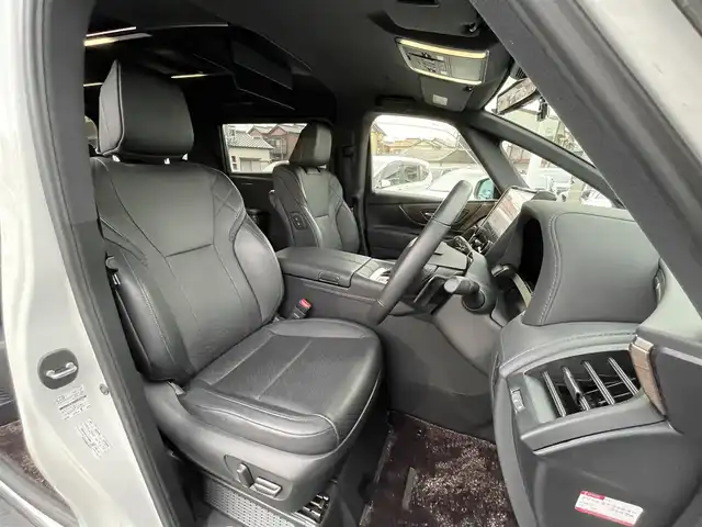 トヨタ アルファードハイブリット エグゼクティブ ラウンジ 愛知県 2023(令5)年 4.4万km プラチナホワイトパールマイカ モデリスタエアロ（F・S・R）/デジタルインナーミラー/ユニバーサルステップ/左右独立ムーンルーフ/純正ディスプレイオーディオナビ/（CD/DVD/FM/AM/BT/HDMI/AC100V）/フルセグTV（キャンセラー付き）/JBLサウンドシステム/リアエンターテイメントシステム/パノラミックビューモニター/ビルトイン2.0ETC/純正19インチAW/トヨタチームメイト/トヨタセーフティセンス/ブラインドスポットモニター/ヘッドアップディスプレイ/レーダークルーズコントロール/前後ドライブレコーダー/両側パワースライドドア/パワーバックドア/置くだけ充電/プロテクションフィルム/レインクリアリングブルーミラー/レザーシート/前席＋2列目パワーシート/前席＋2列目シートヒーター/エアシート/ハンドルヒーター/純正フロアマット/純正ドアバイザー/LEDヘッドライト/シーケンシャルウィンカー