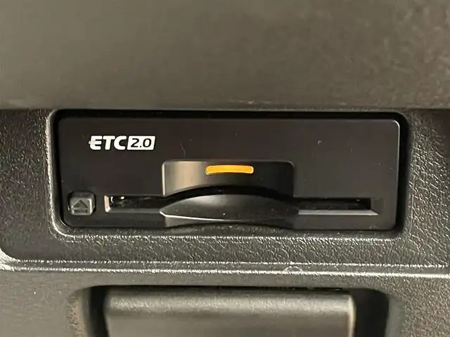 日産 オーラ ニスモ 群馬県 2022(令4)年 4.5万km ピュアホワイトパール / スーパーブラック 2トーン 安全性能/・プロパイロット/・エマージェンシーブレーキ/・ブラインドスポットモニター/・車線逸脱防止支援/・後退時車両検知/・駐車支援/純正9インチナビ/　　BT/フルセグ/    USB/HDMI/FM/AM/    AppleCarPlay/AndroidAuto/アラウンドビューモニター/デジタルインナーミラー/寒冷地仕様/前席シートヒーター/オートLEDヘッドライト/フォグランプ/リヤフォグランプ/置くだけ充電/電動パーキングブレーキ/オートブレーキホールド/スマートキー2本/純正17AW/純正フロアマット/前後ドライブレコーダー/ビルドインETC2.0