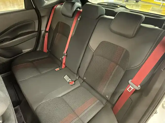 日産 オーラ ニスモ 群馬県 2022(令4)年 4.5万km ピュアホワイトパール / スーパーブラック 2トーン 安全性能/・プロパイロット/・エマージェンシーブレーキ/・ブラインドスポットモニター/・車線逸脱防止支援/・後退時車両検知/・駐車支援/純正9インチナビ/　　BT/フルセグ/    USB/HDMI/FM/AM/    AppleCarPlay/AndroidAuto/アラウンドビューモニター/デジタルインナーミラー/寒冷地仕様/前席シートヒーター/オートLEDヘッドライト/フォグランプ/リヤフォグランプ/置くだけ充電/電動パーキングブレーキ/オートブレーキホールド/スマートキー2本/純正17AW/純正フロアマット/前後ドライブレコーダー/ビルドインETC2.0