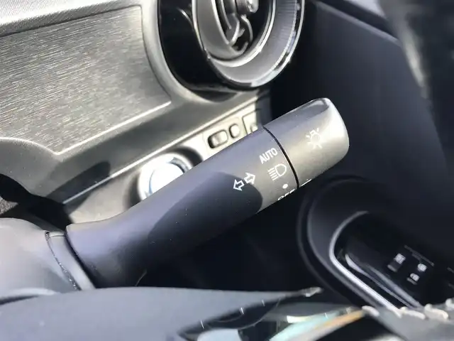 トヨタ アクア クロスオーバー 鳥取県 2017(平29)年 3.6万km ベージュ 純正ナビ/ワンセグ/CD/BT/バックカメラ・ETC/トヨタセーフティセンス/レーンキープアシスト/前後クリアランスソナー/ハーフレザーシート/ドライブレコーダー/キセノンヘットライト/オートハイビーム/純正16インチアルミホイール/プッシュエンジンスタート/オートハイビーム/ルーフレール/アイドリングストップ/スペアキー/フロアマット/ドアバイザー