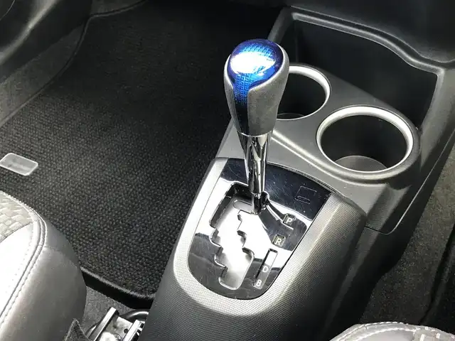 トヨタ アクア クロスオーバー 鳥取県 2017(平29)年 3.6万km ベージュ 純正ナビ/ワンセグ/CD/BT/バックカメラ・ETC/トヨタセーフティセンス/レーンキープアシスト/前後クリアランスソナー/ハーフレザーシート/ドライブレコーダー/キセノンヘットライト/オートハイビーム/純正16インチアルミホイール/プッシュエンジンスタート/オートハイビーム/ルーフレール/アイドリングストップ/スペアキー/フロアマット/ドアバイザー