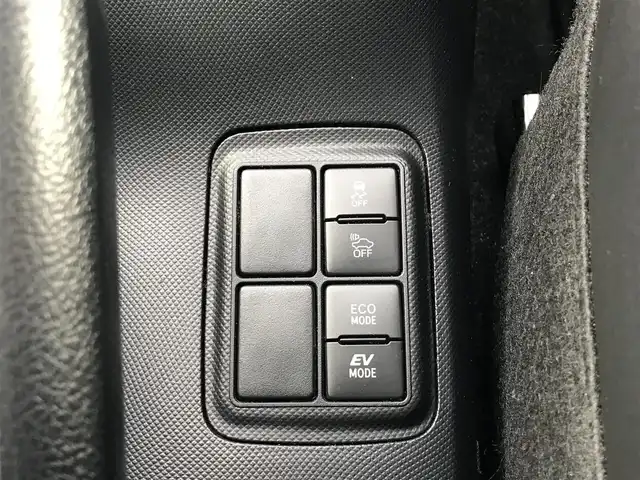 トヨタ アクア クロスオーバー 鳥取県 2017(平29)年 3.6万km ベージュ 純正ナビ/ワンセグ/CD/BT/バックカメラ・ETC/トヨタセーフティセンス/レーンキープアシスト/前後クリアランスソナー/ハーフレザーシート/ドライブレコーダー/キセノンヘットライト/オートハイビーム/純正16インチアルミホイール/プッシュエンジンスタート/オートハイビーム/ルーフレール/アイドリングストップ/スペアキー/フロアマット/ドアバイザー