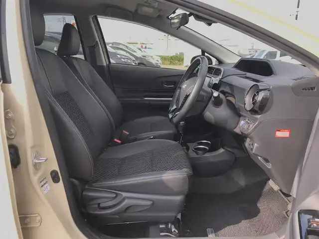 トヨタ アクア クロスオーバー 鳥取県 2017(平29)年 3.6万km ベージュ 純正ナビ/ワンセグ/CD/BT/バックカメラ・ETC/トヨタセーフティセンス/レーンキープアシスト/前後クリアランスソナー/ハーフレザーシート/ドライブレコーダー/キセノンヘットライト/オートハイビーム/純正16インチアルミホイール/プッシュエンジンスタート/オートハイビーム/ルーフレール/アイドリングストップ/スペアキー/フロアマット/ドアバイザー