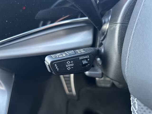 アウディ アウディ Ｑ７ 55TFSIクワトロ Sライン 滋賀県 2023(令5)年 2.4万km グレイシアホワイトメタリック ・4WD/・7シーターパッケージ/・プレミアムパッケージ/・Audiプレセンス/・バーチャルコックピット/・純正ナビ/フルセグTV/BT/・360°カメラ/・AppleCarplay/・イージークローザー/・4ゾーンオートエアコン/・エアサスペンション/・前後純正ドライブレコーダー/・パワーバックドア/・ACC/・レザーシート/・前席パワーシート/・前席シートヒーター/・電動格納サードシート/・ヘッドアップディスプレイ/・スマートキー