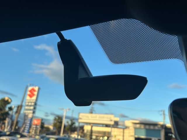 アウディ アウディ Ｑ７ 55TFSIクワトロ Sライン 滋賀県 2023(令5)年 2.4万km グレイシアホワイトメタリック ・4WD/・7シーターパッケージ/・プレミアムパッケージ/・Audiプレセンス/・バーチャルコックピット/・純正ナビ/フルセグTV/BT/・360°カメラ/・AppleCarplay/・イージークローザー/・4ゾーンオートエアコン/・エアサスペンション/・前後純正ドライブレコーダー/・パワーバックドア/・ACC/・レザーシート/・前席パワーシート/・前席シートヒーター/・電動格納サードシート/・ヘッドアップディスプレイ/・スマートキー