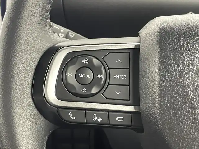 ダイハツ タント カスタム RS スタイルセレクション 埼玉県 2022(令4)年 1.6万km ブラックマイカメタリック ターボ車/社外ナビ/（フルセグ/CD/DVD/SD/Bluetooth/MSV）/両側パワースライド/パノラマモニター/純正ビルトインETC/レーダークルーズ/レーンキープアシスト/衝突軽減ブレーキ/クリアランスソナー/ハーフレザーシート/前席シートヒーター/LEDヘッドライト/オートライト/LEDフォグライト/ブレーキホールド/アイドリングストップ/スマートキー/プッシュエンジンスタート/ステアリングスイッチ/本革巻きステアリング/純正フロアマット/サイドバイザー/ウインカードアミラー/電動格納ドアミラー