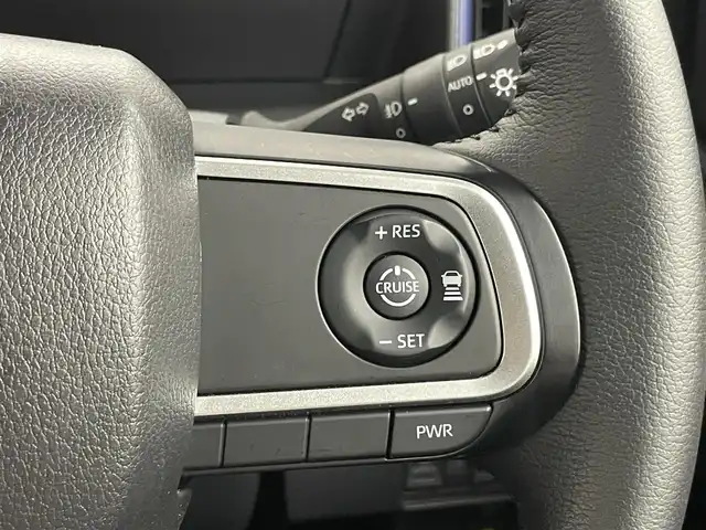 ダイハツ タント カスタム RS スタイルセレクション 埼玉県 2022(令4)年 1.6万km ブラックマイカメタリック ターボ車/社外ナビ/（フルセグ/CD/DVD/SD/Bluetooth/MSV）/両側パワースライド/パノラマモニター/純正ビルトインETC/レーダークルーズ/レーンキープアシスト/衝突軽減ブレーキ/クリアランスソナー/ハーフレザーシート/前席シートヒーター/LEDヘッドライト/オートライト/LEDフォグライト/ブレーキホールド/アイドリングストップ/スマートキー/プッシュエンジンスタート/ステアリングスイッチ/本革巻きステアリング/純正フロアマット/サイドバイザー/ウインカードアミラー/電動格納ドアミラー