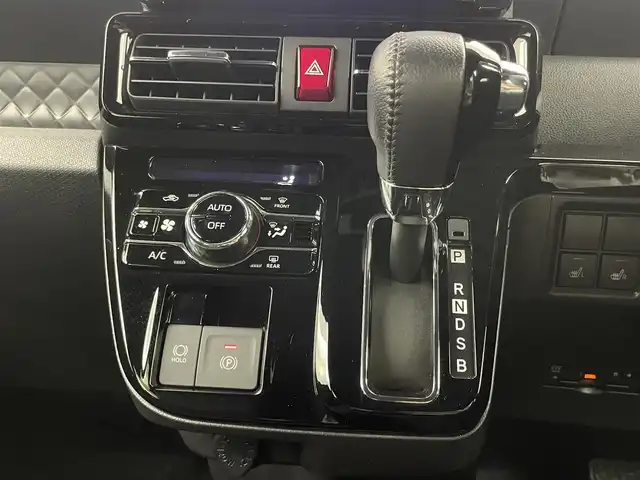 ダイハツ タント カスタム RS スタイルセレクション 埼玉県 2022(令4)年 1.6万km ブラックマイカメタリック ターボ車/社外ナビ/（フルセグ/CD/DVD/SD/Bluetooth/MSV）/両側パワースライド/パノラマモニター/純正ビルトインETC/レーダークルーズ/レーンキープアシスト/衝突軽減ブレーキ/クリアランスソナー/ハーフレザーシート/前席シートヒーター/LEDヘッドライト/オートライト/LEDフォグライト/ブレーキホールド/アイドリングストップ/スマートキー/プッシュエンジンスタート/ステアリングスイッチ/本革巻きステアリング/純正フロアマット/サイドバイザー/ウインカードアミラー/電動格納ドアミラー